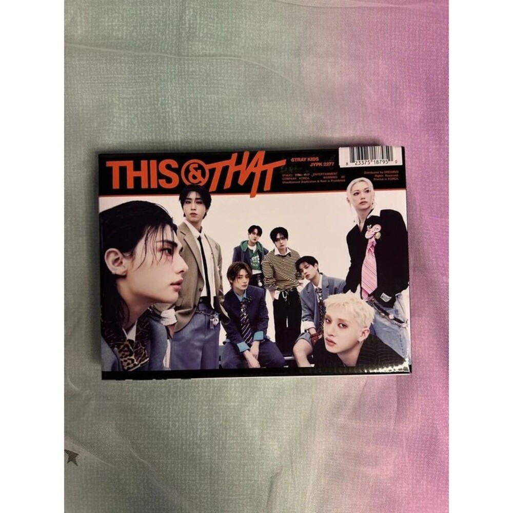 Stray Kids- This & That CD exclusive